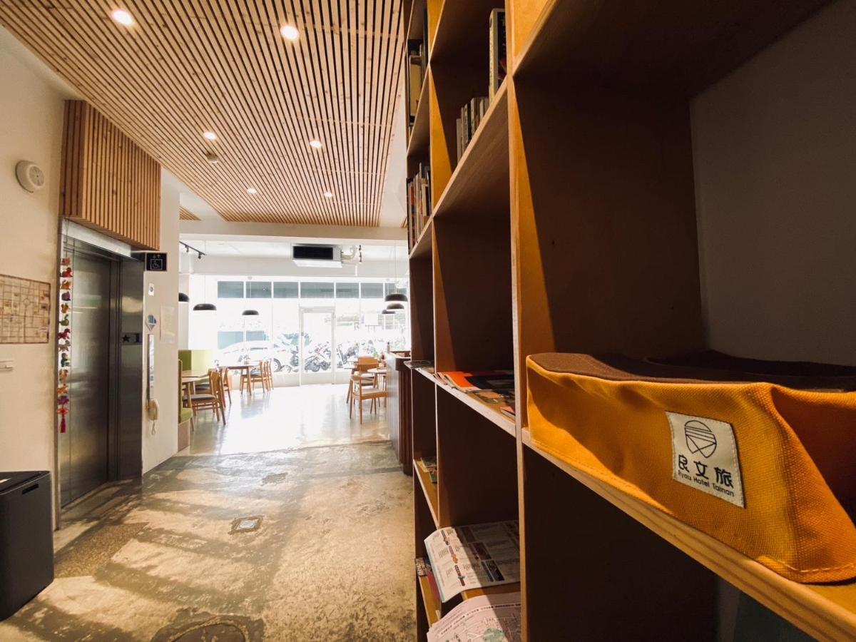良文旅 Ryou Hotel Tainan Exteriör bild