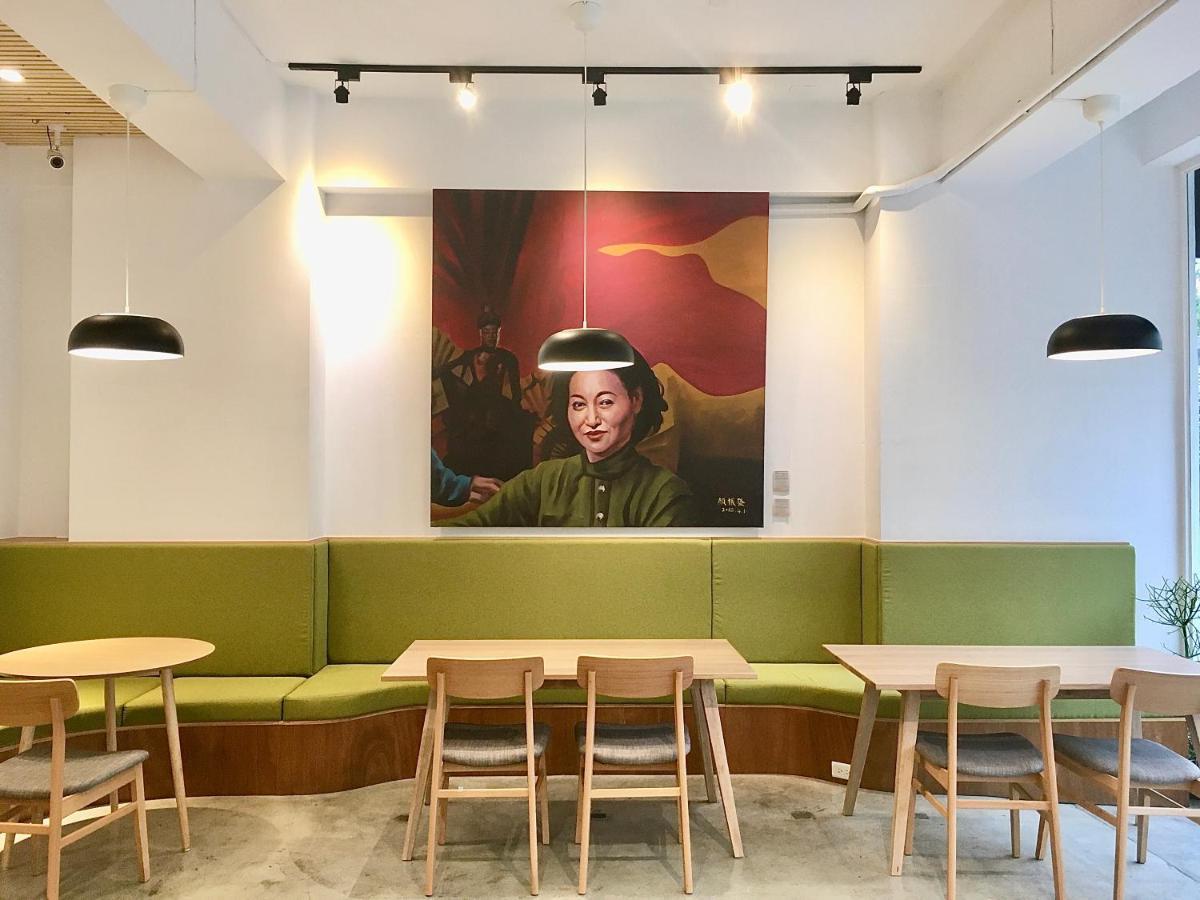 良文旅 Ryou Hotel Tainan Exteriör bild