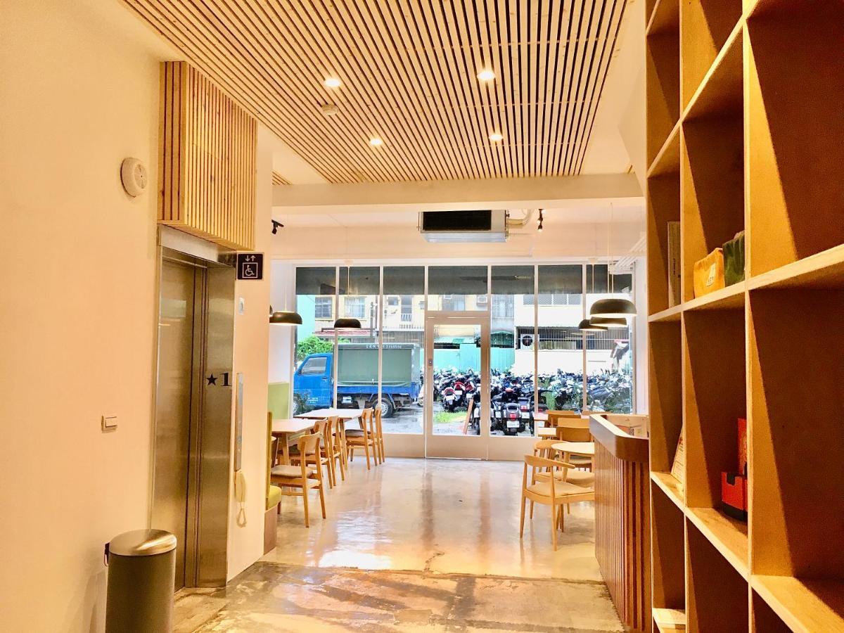 良文旅 Ryou Hotel Tainan Exteriör bild